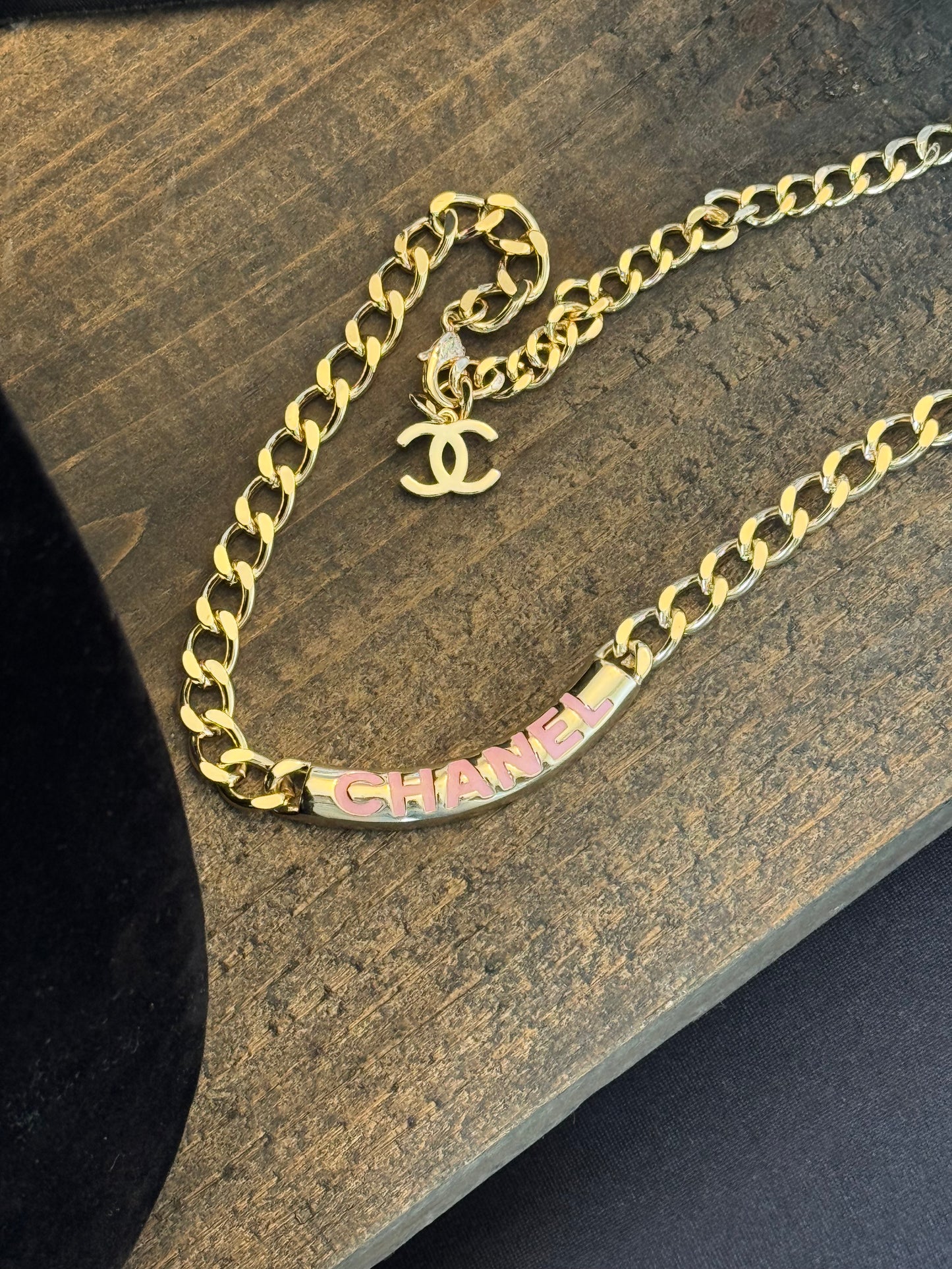 Chandra curved bar necklace
