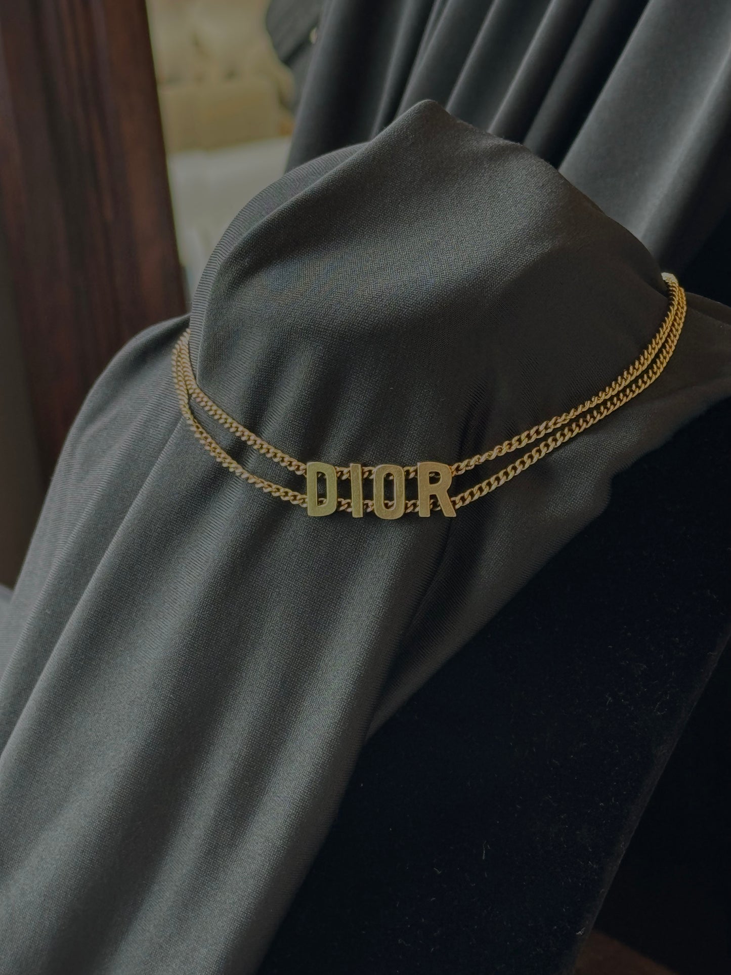 Dianne choker