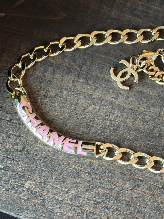 Chandra curved bar necklace