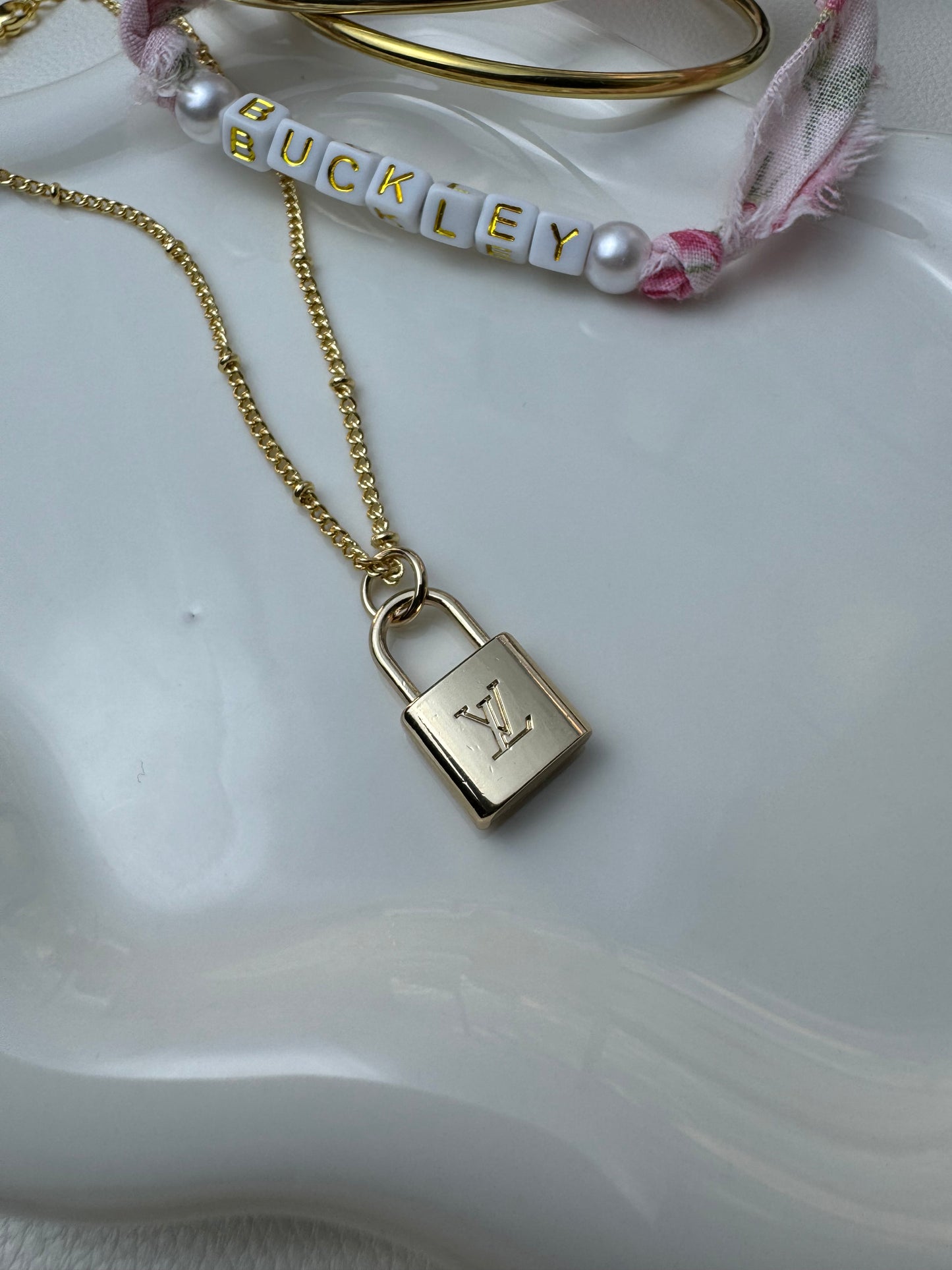 Jane lock necklace